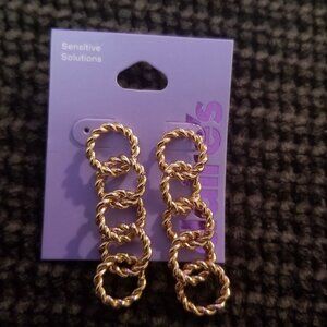 Claire's Gold Link Dangle Earrings